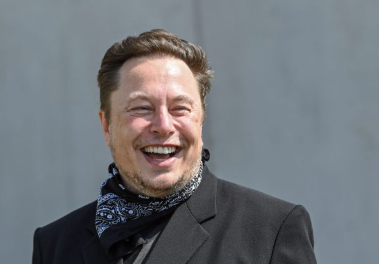 Elon Musk Challenges Vladimir Putin to a Fight on Twitter (Which Egomaniac Would Win?)